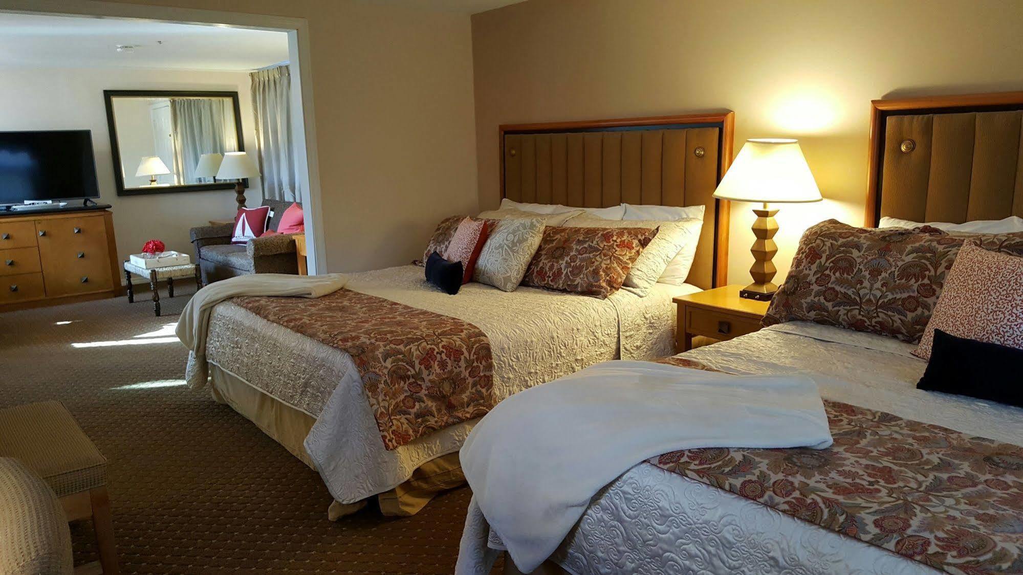 Starlight Cape Cod Motel 2*